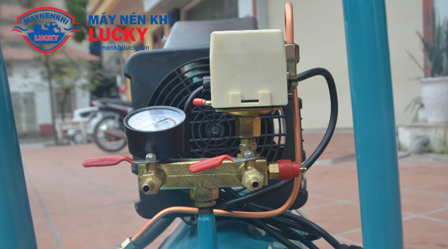 may-nen-khi-mini-co-dau-jetman-5hp-50-lit-2-5