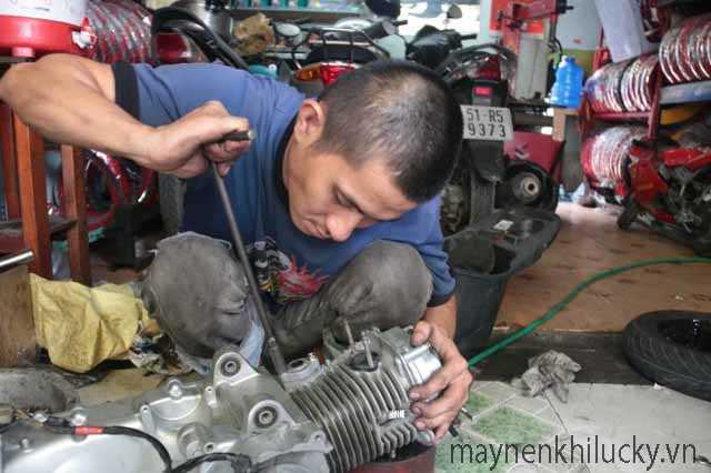 cửa hàng sửa xe máy