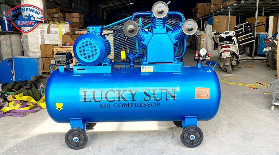 may-nen-khi-piston-khong-dau-300-lit-1