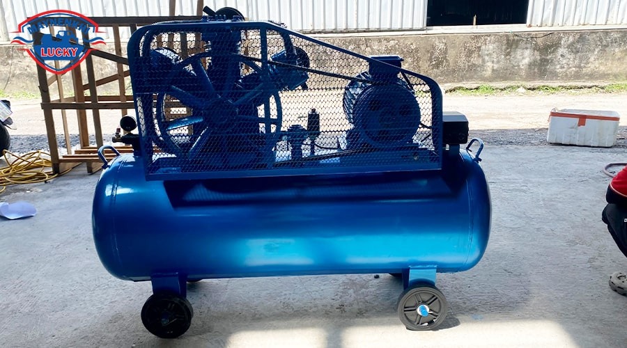 may-nen-khi-piston-khong-dau-300-lit-5