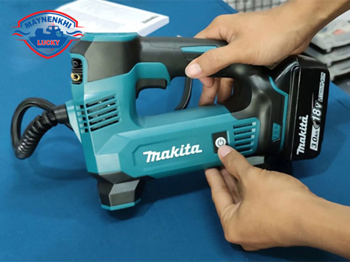 may-bom-hoi-dung-pin-makita-3